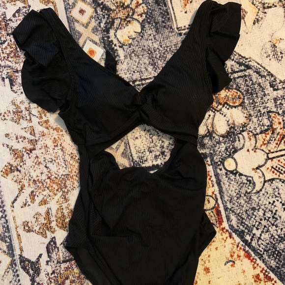 Charmo Ruffle Ribbed Maternity Swimsuit - Picture 1 of 10